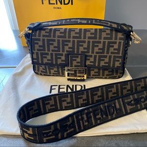 NEW❗️ FENDI Baguette Crossbody Bag